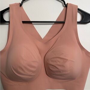 Elegant Seamless Blush Bra